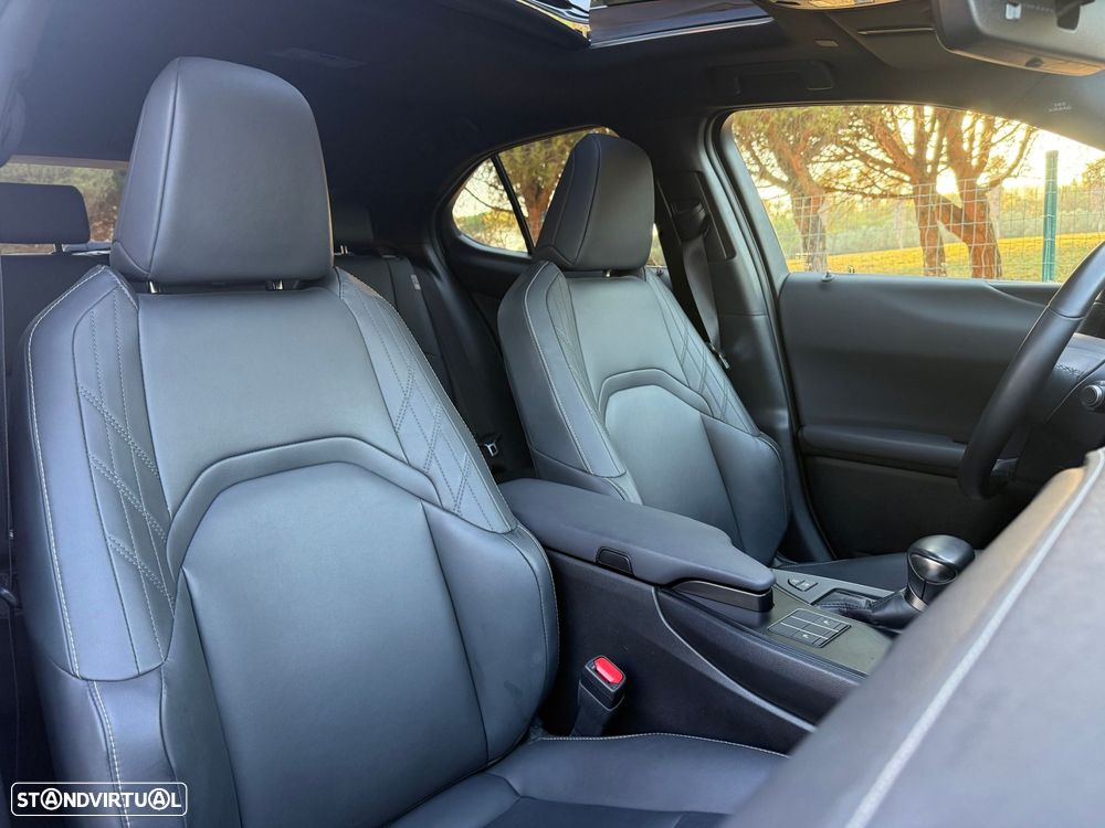 Lexus UX 250h F Sport - 33