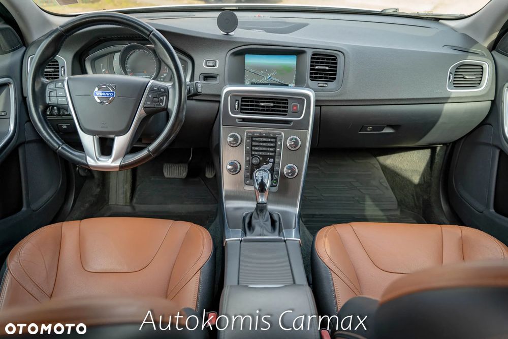 Volvo V60 Cross Country T5 AWD Summum - 12