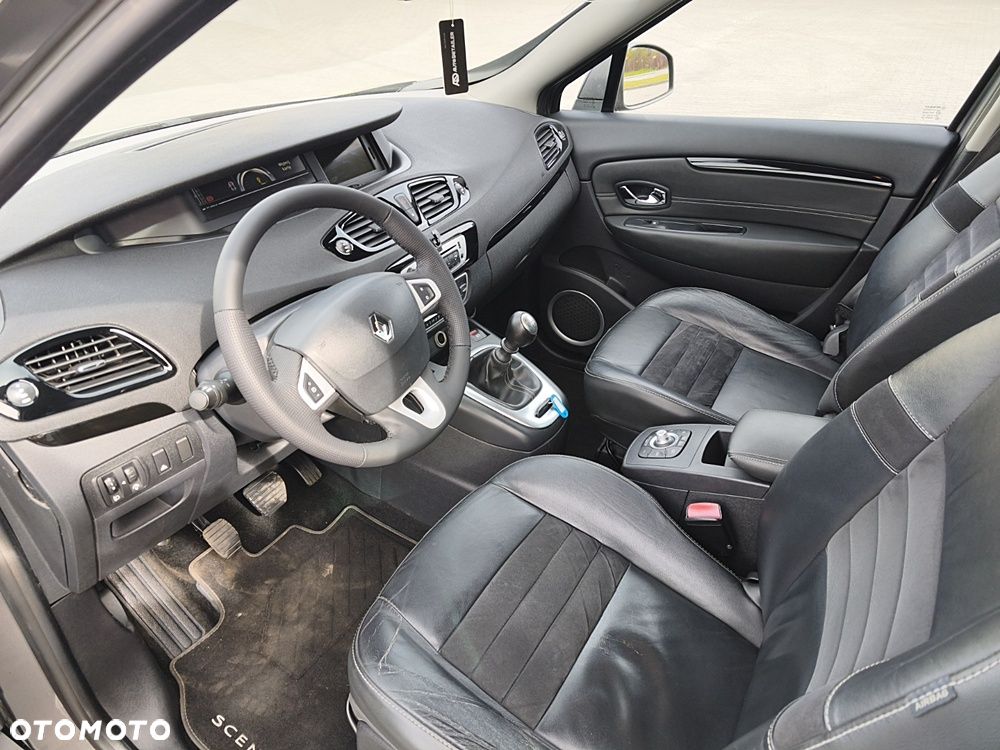 Renault Grand Scenic TCe 130 Bose Edition - 11