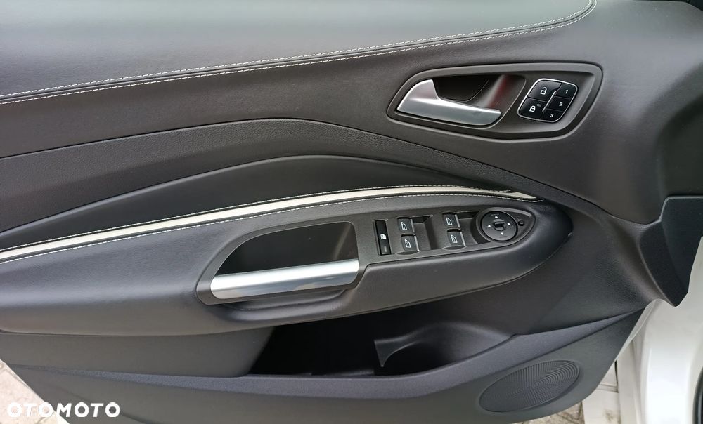 Ford Kuga - 35
