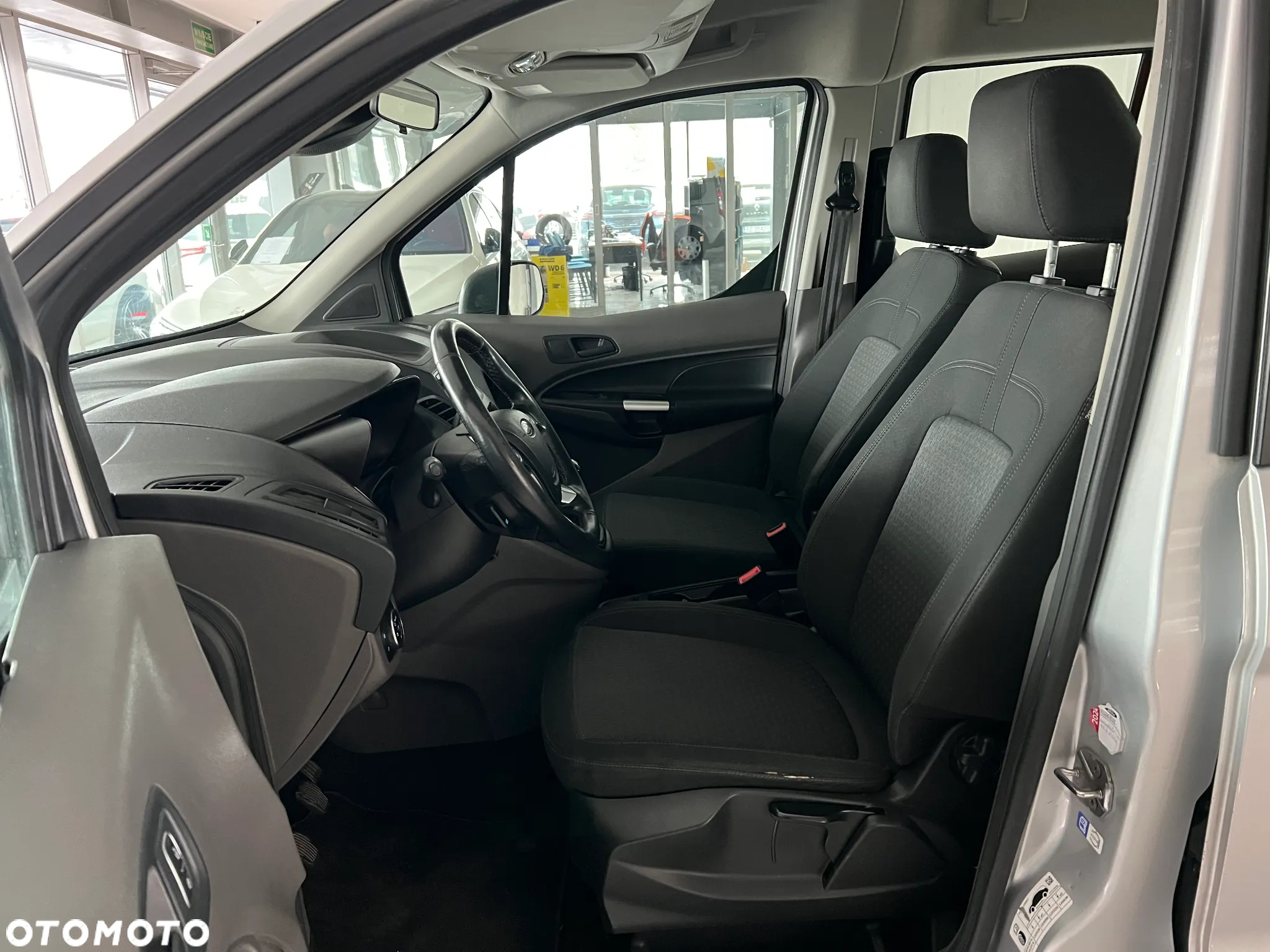Ford Transit Connect - 22
