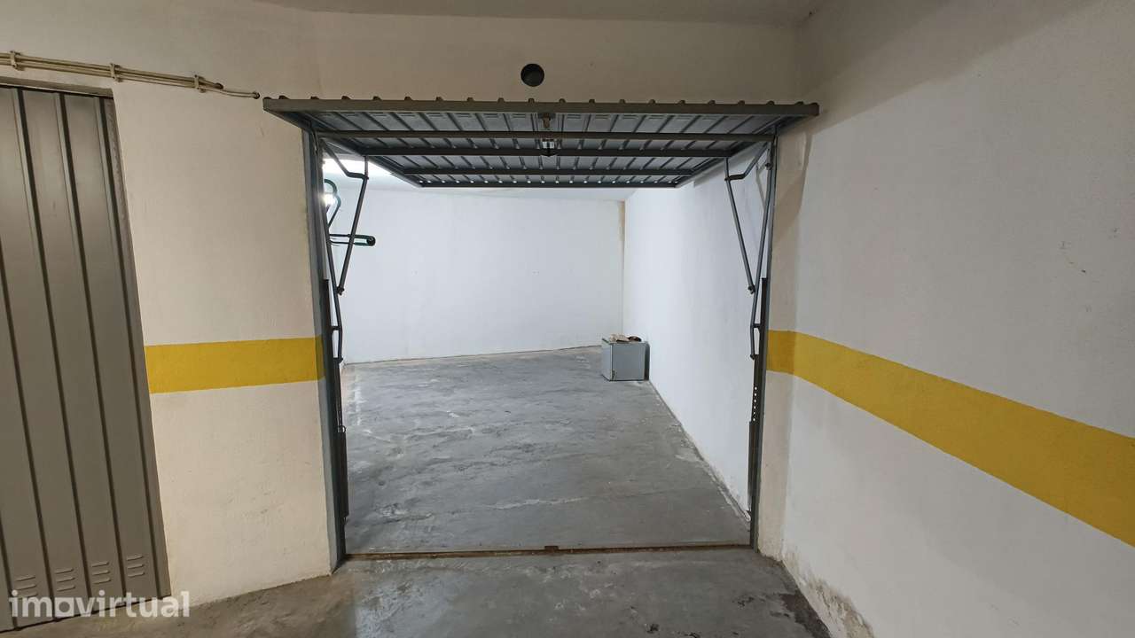 Garagem Box para arrendar em Alverca do Ribatejo (Bom-Sucesso) - Grande imagem: 4/6