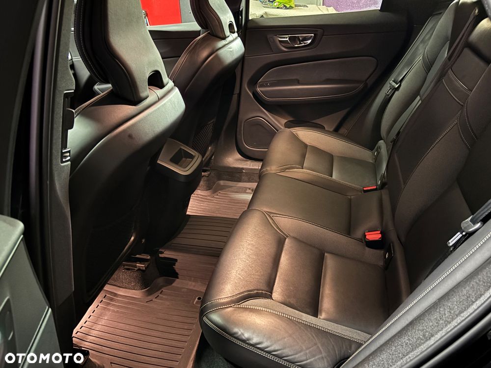 Volvo XC 60 B5 B AWD R-Design - 8