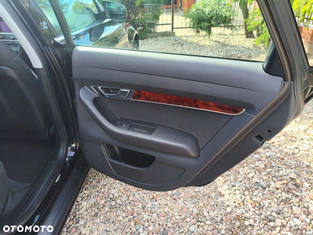 Audi A6 Limousine 2.4 - 17