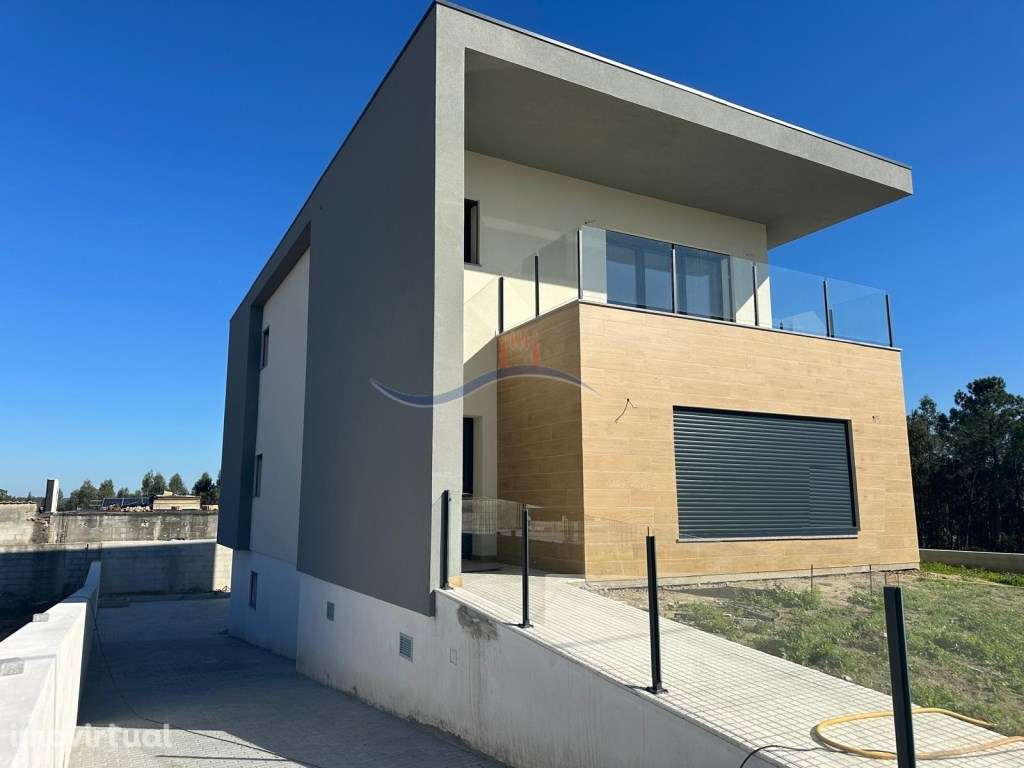 Moradia T4 - Souto da Carpalhosa e Ortigosa - Grande imagem: 2/19