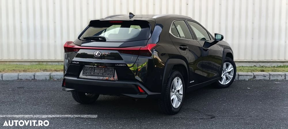 Lexus UX 250h FWD Business - 3