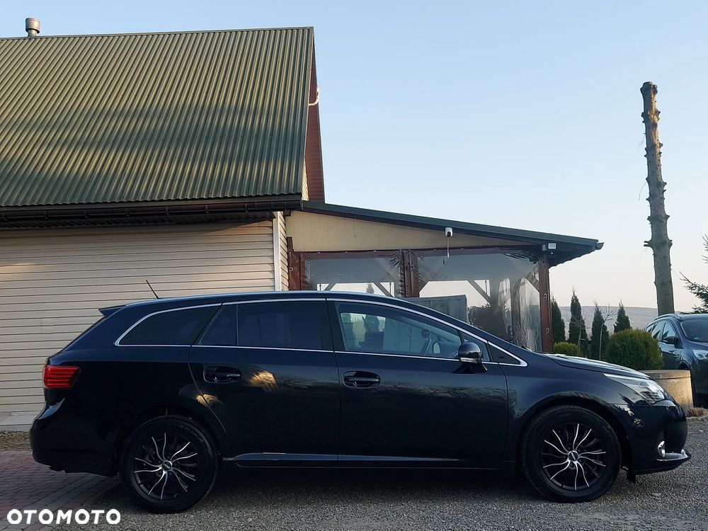 Toyota Avensis - 11