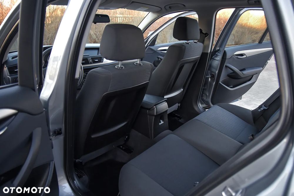 BMW X1 sDrive18i Sport Line - 33