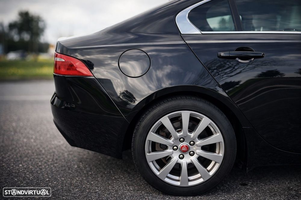 Jaguar XE 2.0 D Prestige AWD Aut. - 17