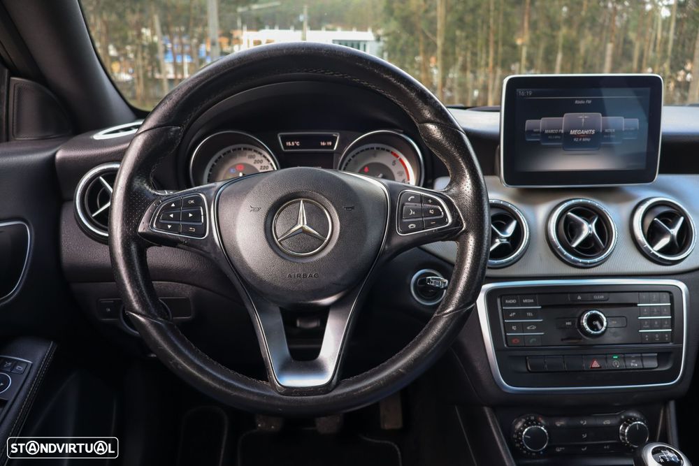 Mercedes-Benz CLA 180 - 13