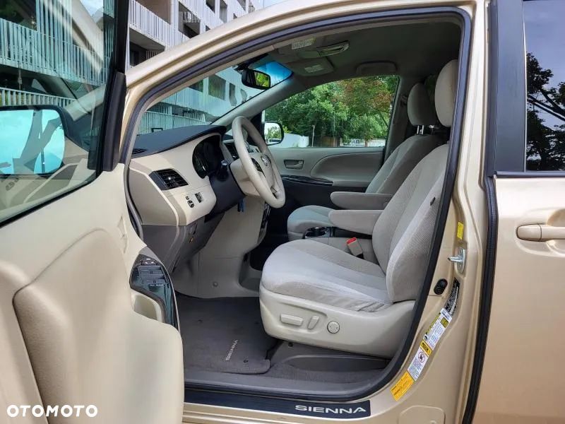 Toyota Sienna 3.5 V6 SE - 4