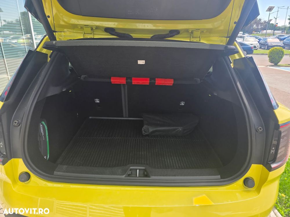 Volvo EX30 Single Motor Extended Range Plus - 10