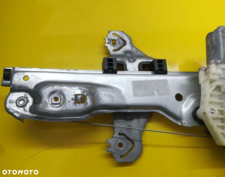 NISSAN QASHQAI J11 PODNOŚNIK SZYBY PRAWY PRZÓD - 7