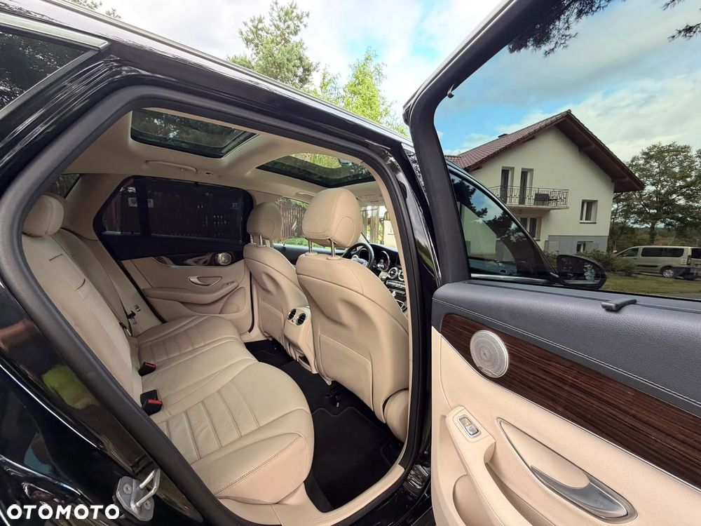 Mercedes-Benz GLC 250 4Matic 9G-TRONIC AMG Line - 28