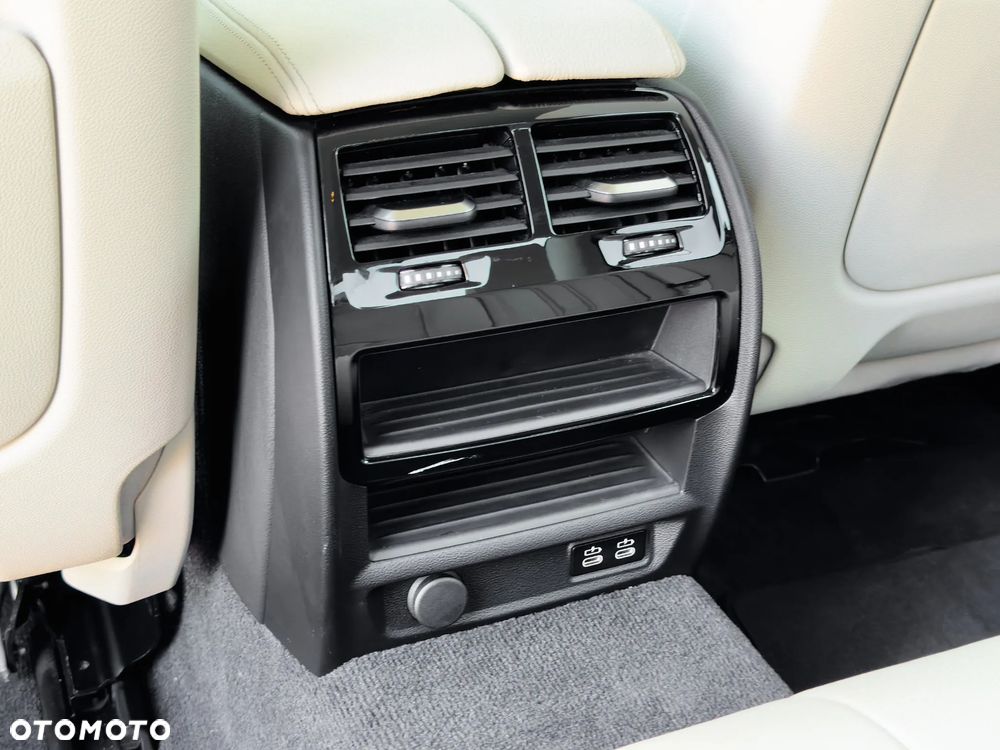 BMW Seria 5 518d Business Edition - 38