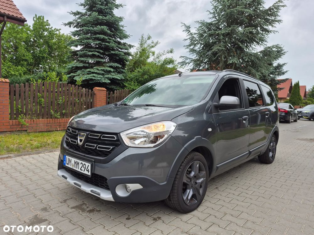 Dacia Lodgy SCe 100 Stepway - 2