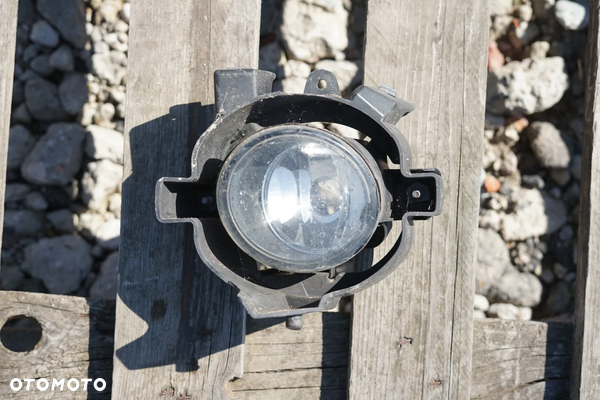 Halogen lampa przeciwmgielna lewa Nissan Qashqai I J10