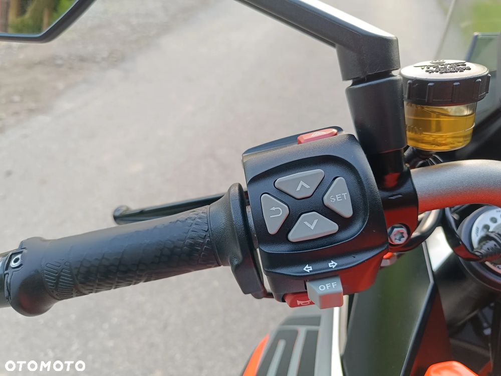 KTM Super Duke - 17