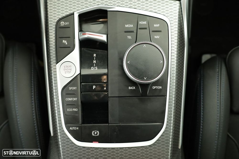 BMW 320 d Touring Pack Desportivo M Auto - 14