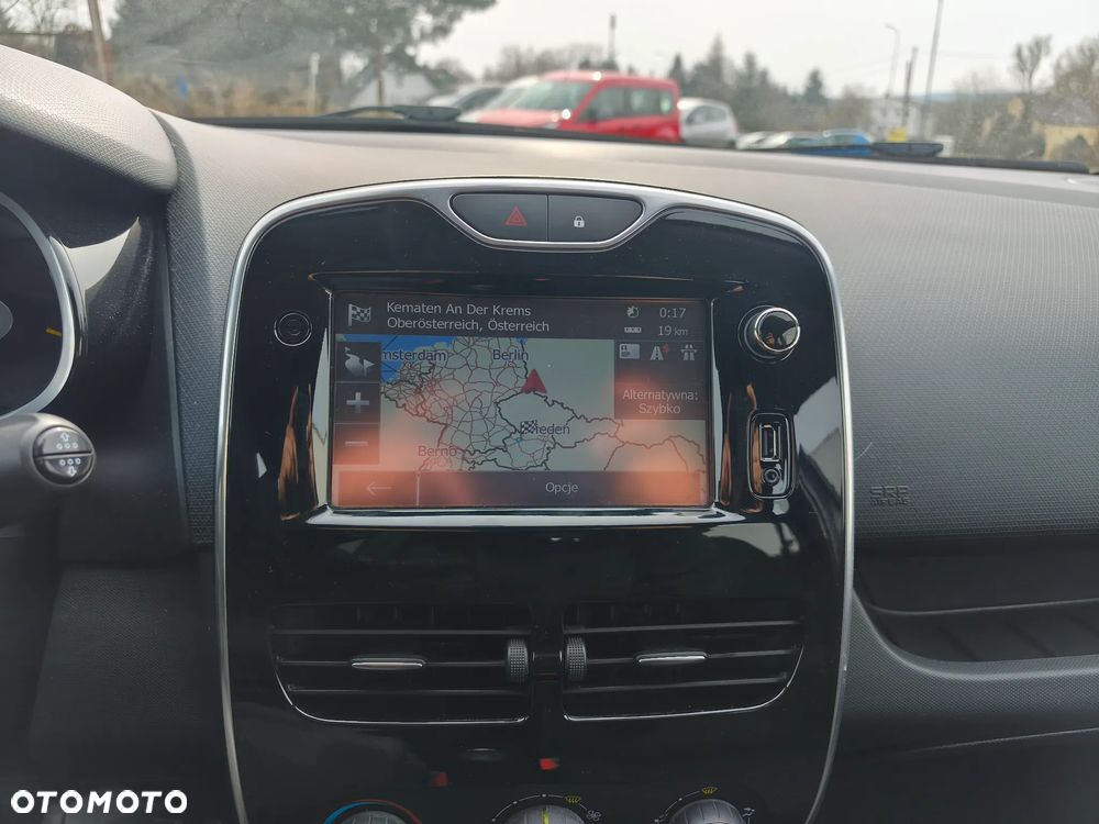 Renault Clio 1.2 16V Life - 24