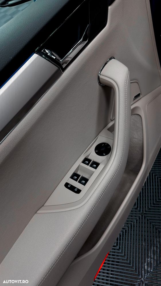 Skoda Superb 2.0 TDI 4X4 DSG Laurin & Klement - 10