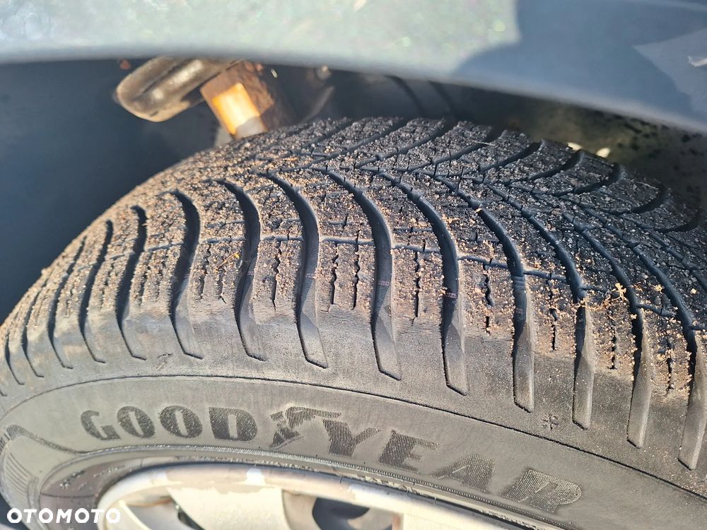 Volkswagen Caddy 1.9 Life Family (7-Si.) - 31