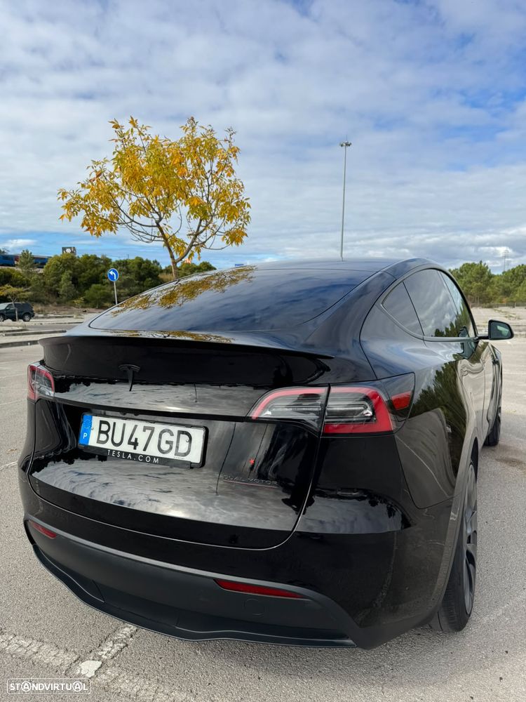 Tesla Model Y Performance Dual Motor AWD - 18
