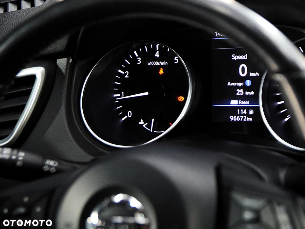 Nissan Qashqai - 25