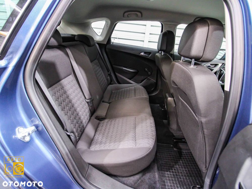 Opel Astra 1.4 T Cosmo - 11
