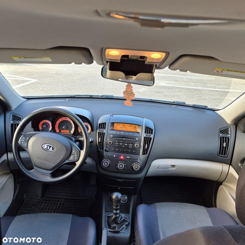 Kia Ceed 1.4 Comfort + - 6