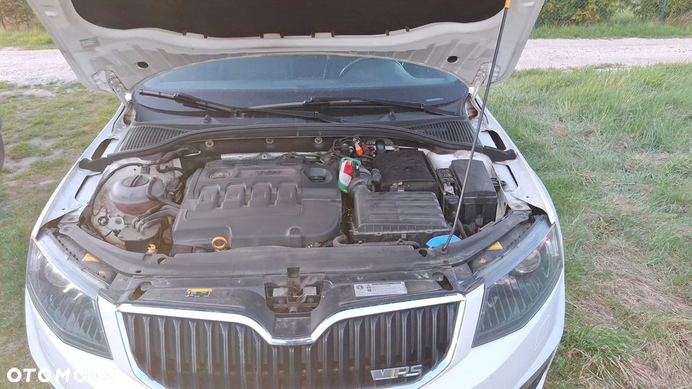 Skoda Octavia 2.0 TDI DSG RS - 12