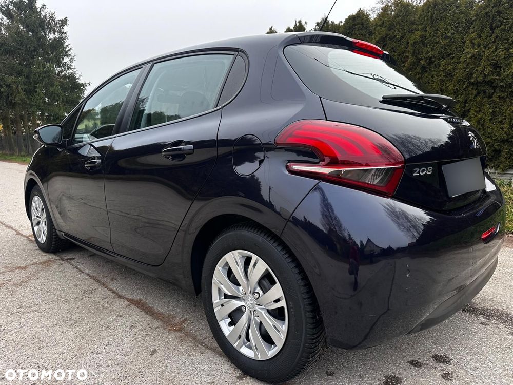 Peugeot 208 - 12
