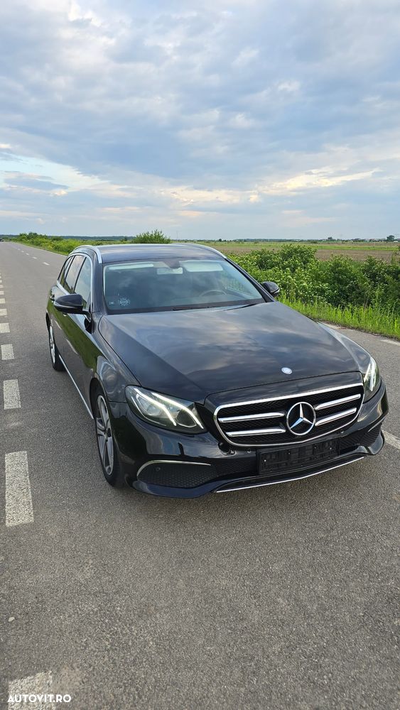 Mercedes-Benz E 220 d 9G-TRONIC AMG Line - 1