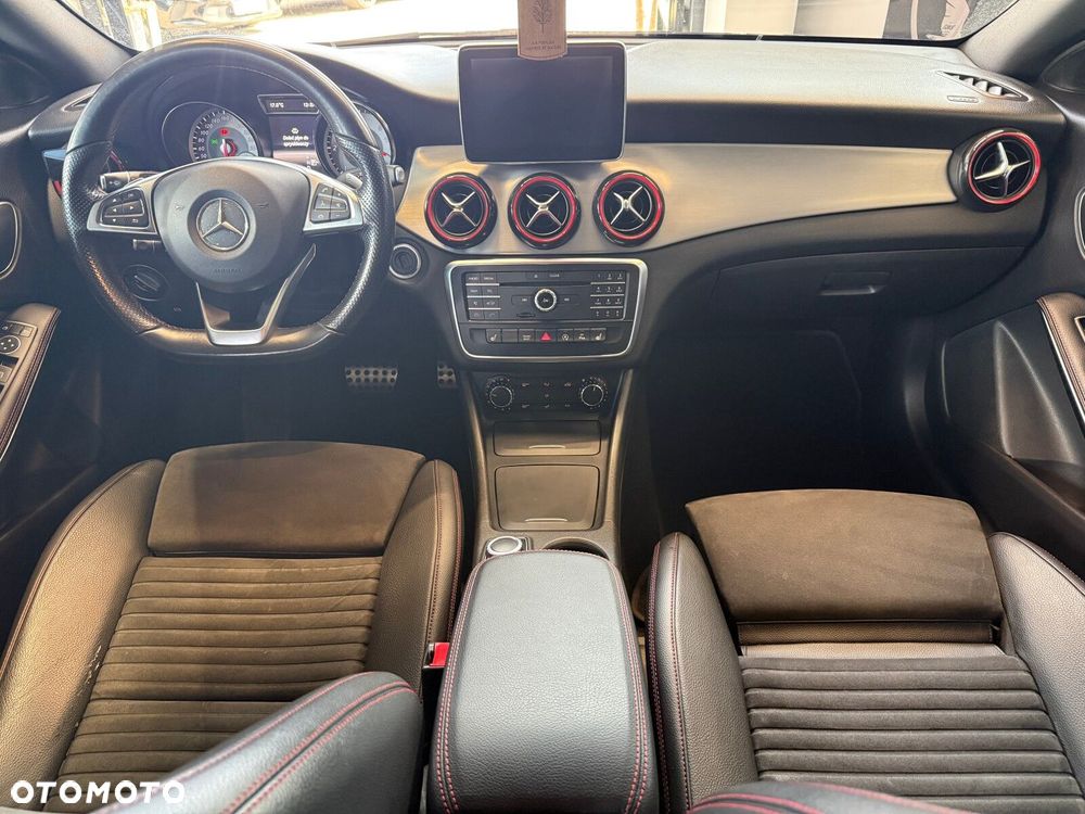 Mercedes-Benz CLA - 17