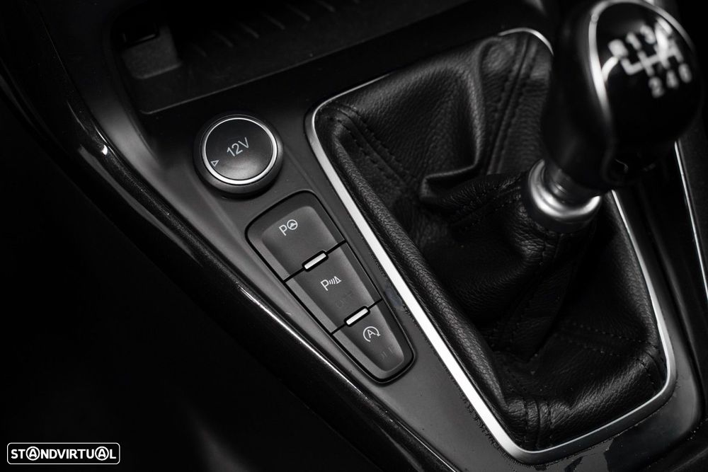Ford Focus 1.0 EcoBoost S&S TITANIUM - 30