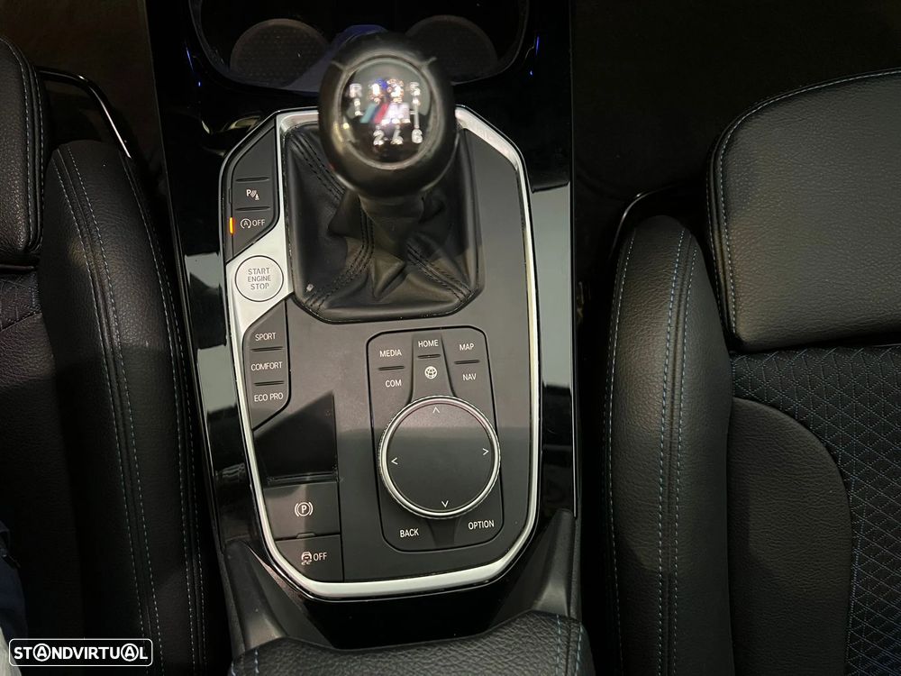 BMW 116 d Pack M - 12