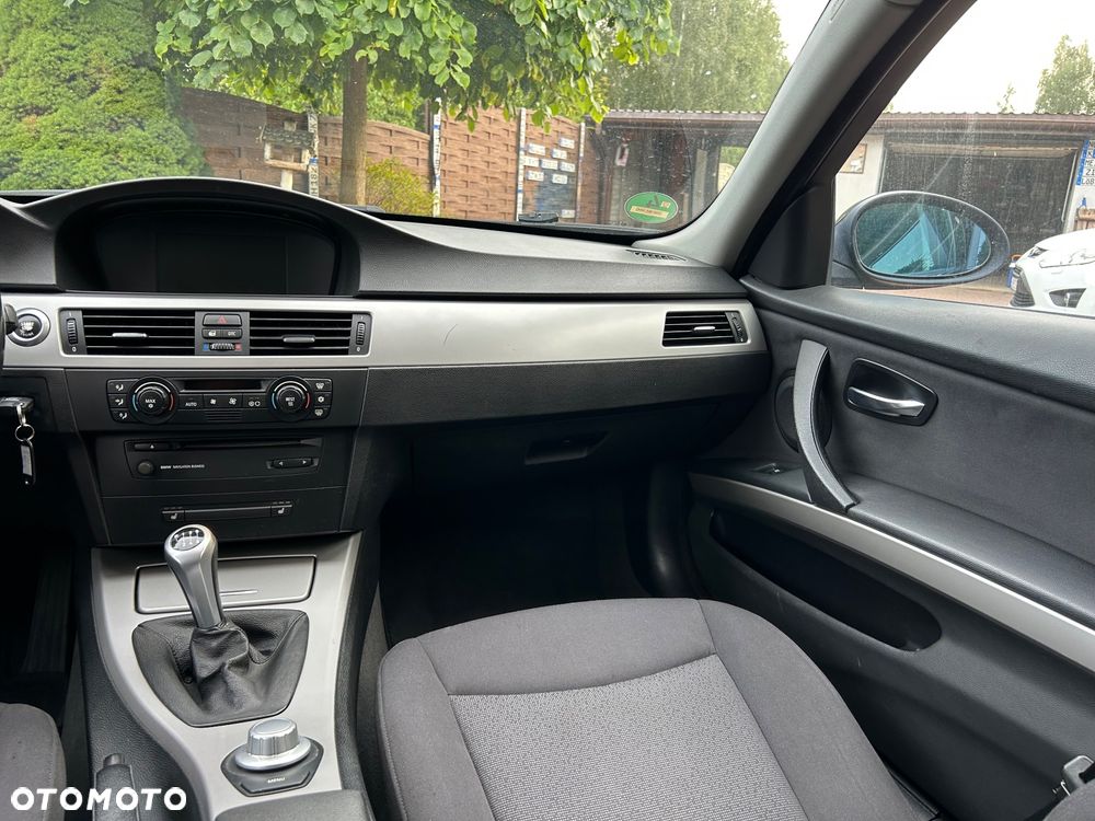 BMW Seria 3 320d DPF Edition Fleet Sport - 27
