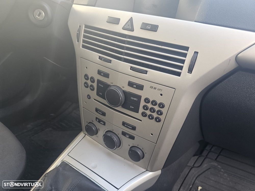 Opel Astra Caravan - 9