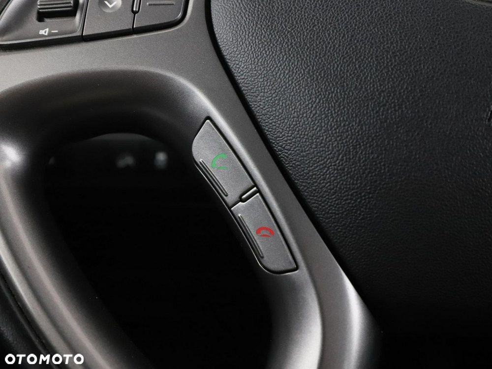 Hyundai ix35 1.6 2WD Fifa World Cup Edition - 29