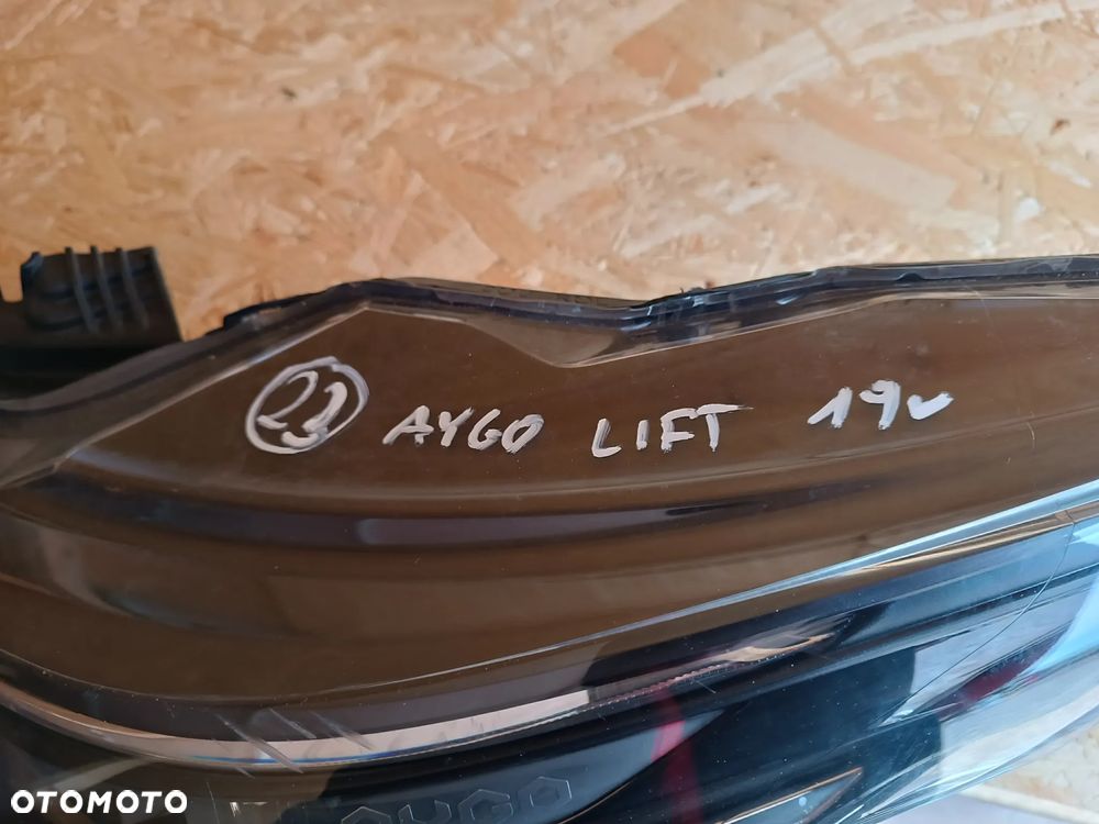 LAMPA PRZÓD PRZEDNIA LEWA TOYOTA AYGO II LIFT - 10