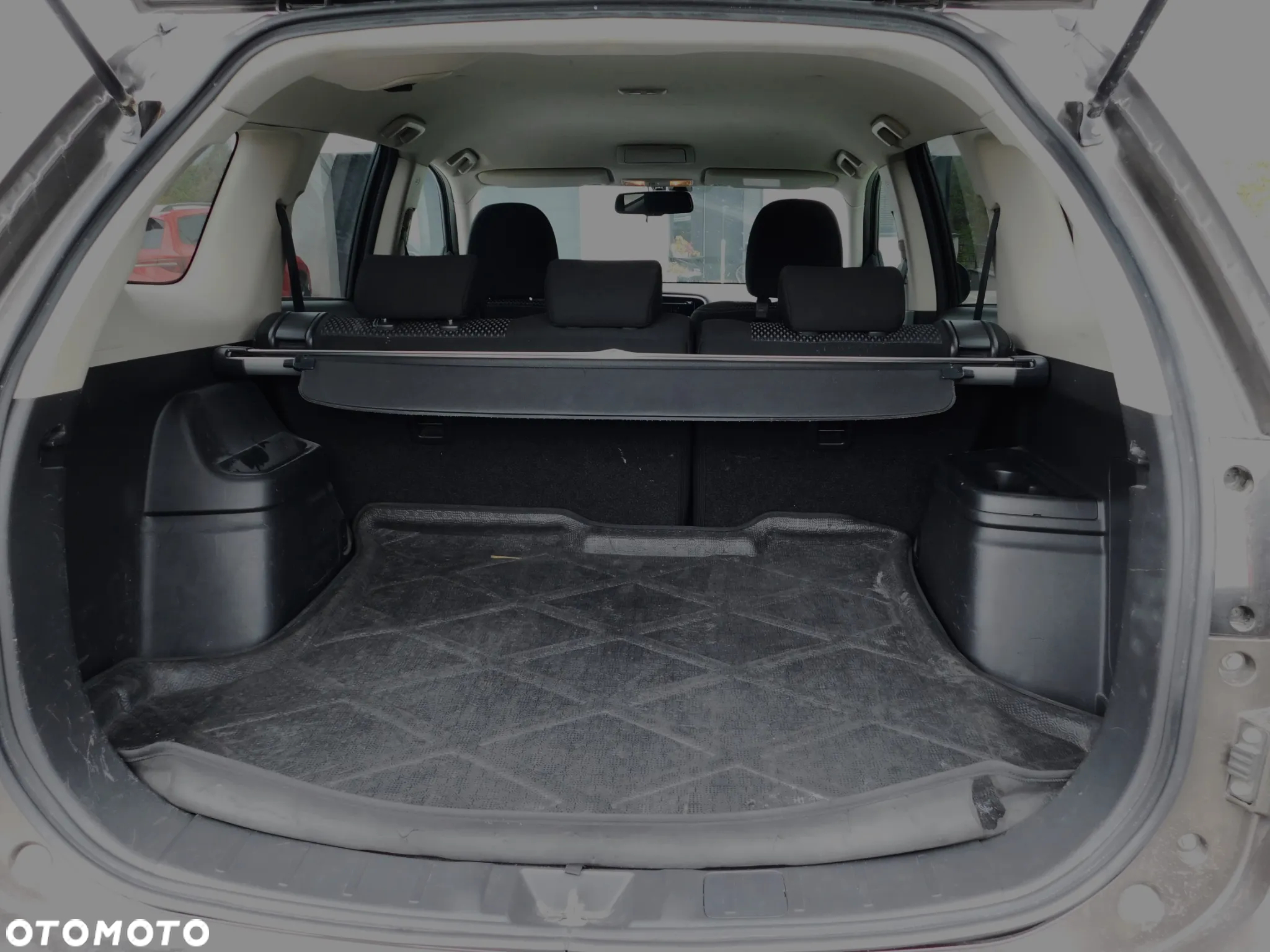 Mitsubishi Outlander 2.0 Instyle + 4WD CVT - 6