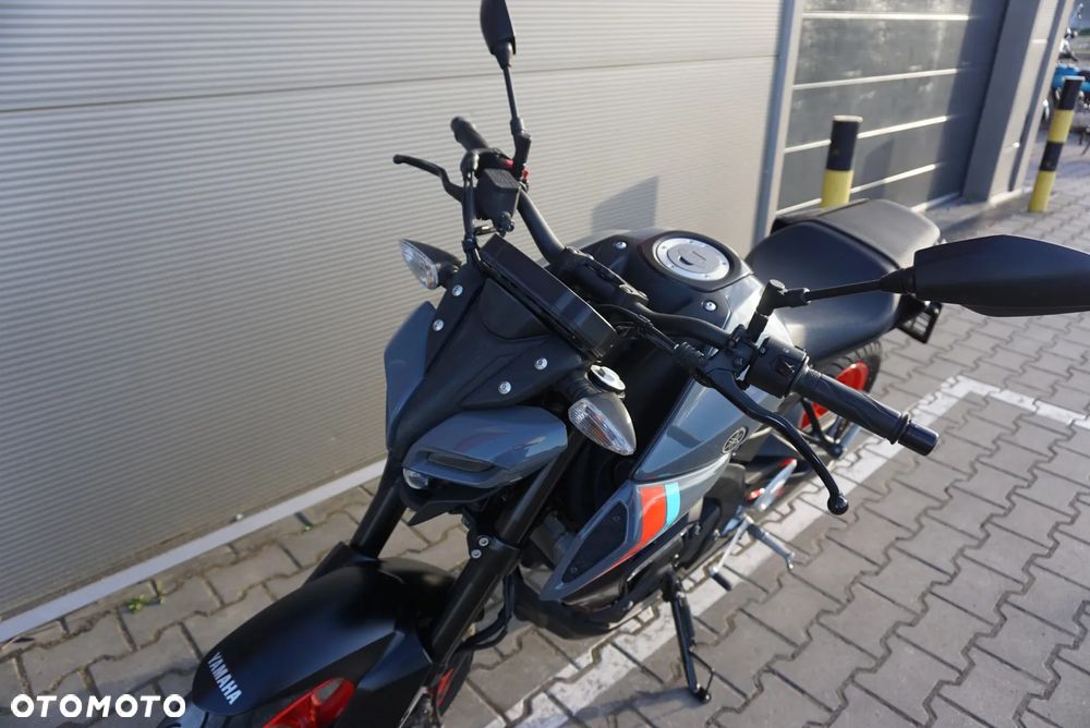 Yamaha MT - 17