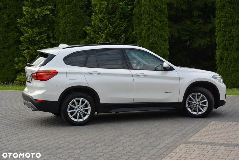BMW X1 xDrive20d Advantage - 11