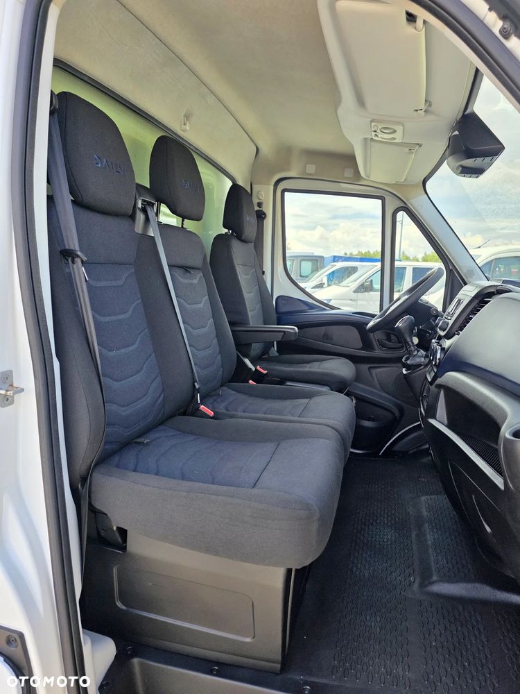 Iveco IVECO 35-180 3.0 HPI 180 KONNY KONTENER 4.2 M WINDA KLIMA 8 BIEGÓW HIMATIC WEBASTO BLIŹNIAKI DO 3.5 T WINDA - 18