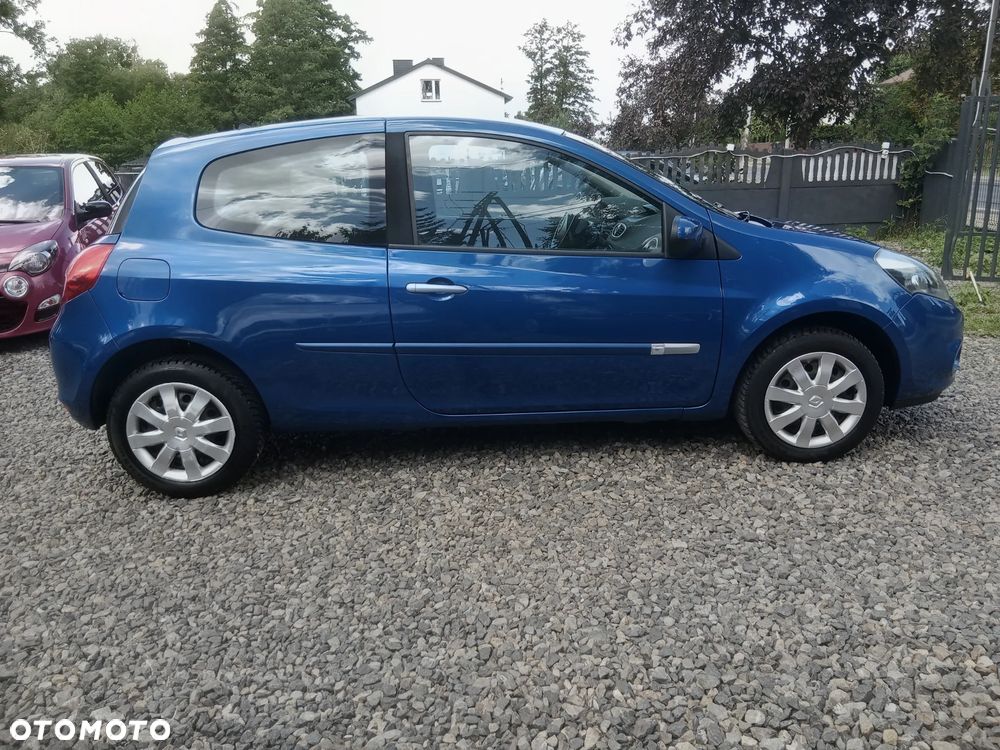 Renault Clio 1.2 16V 75 Expression - 9