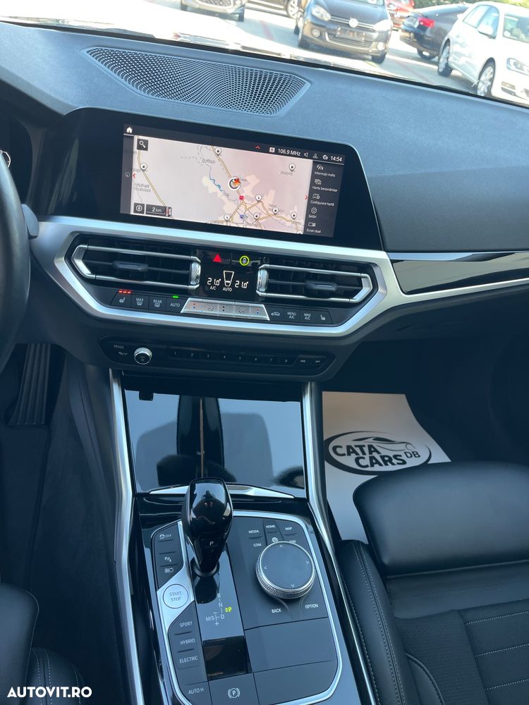 BMW Seria 3 330e Aut. Sport Line - 30