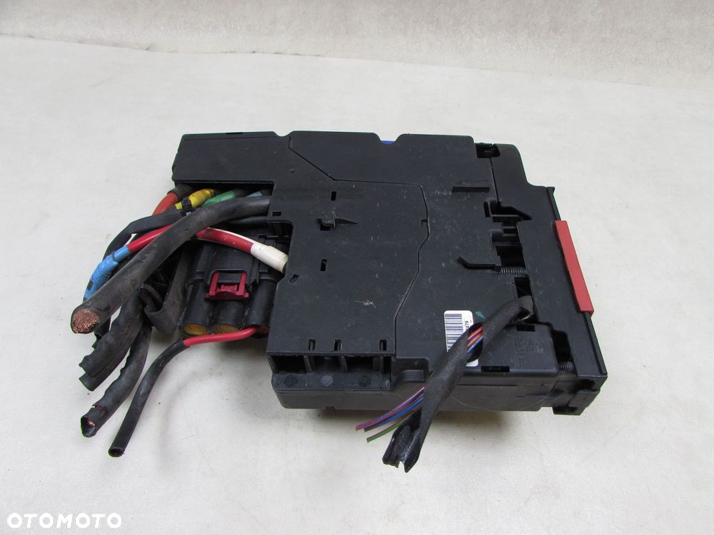 MERCEDES W204 LIFT 12-18 MODUL KLEMA AKUMULATORA SKRZYNKA BEZPIECZNIKOW A2075400740 - 4