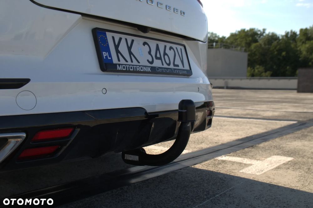 Kia ProCeed 1.6 T-GDI GT DCT - 9