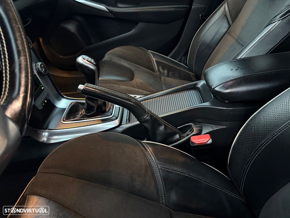 Volvo V40 D2 R Design - 30