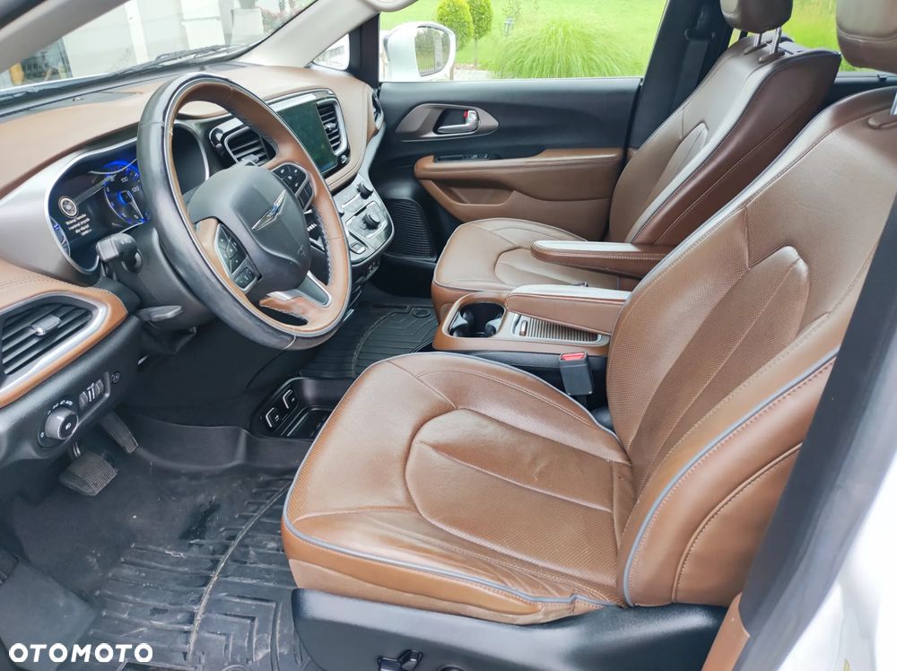 Chrysler Pacifica - 10